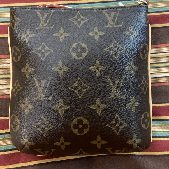 Louis Vuitton Monogram Partition Wristlet/Clutch - Picture 2 of 16